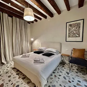 https://farini-suites-wi-fi.hotelinveneto.com