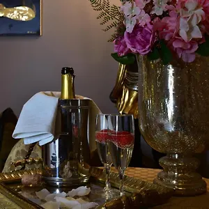 https://de-curtis-palace.catania-hotels.net